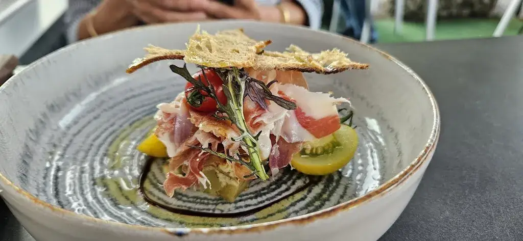 Catherine GARIN_L'enverres et l'endroit_Chatte_review