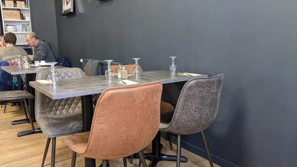 Tony DESASY_Le Huit Pool_Bassée_review