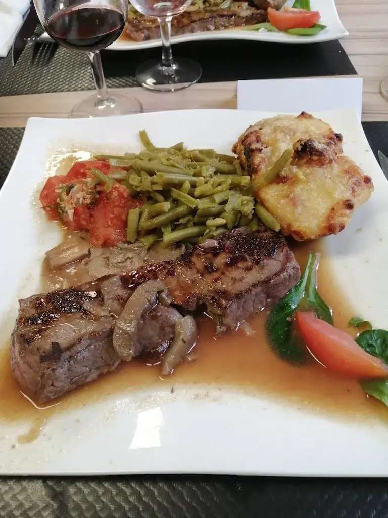 ANNABELLE MINETTO_Au Bon Accueil_Auby_review