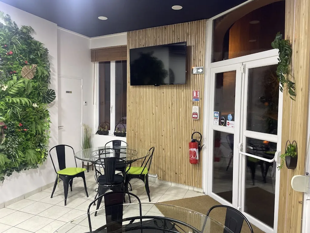 Hassan Tirche_By RR_Auby_review