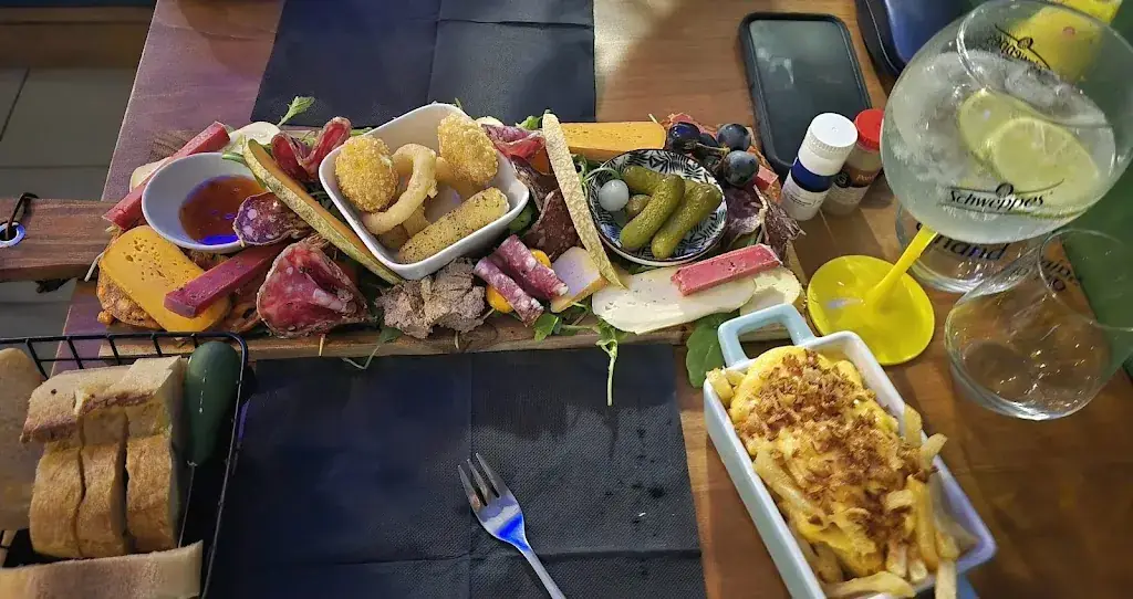 L’Ampélia_Ardres_slider_image_2