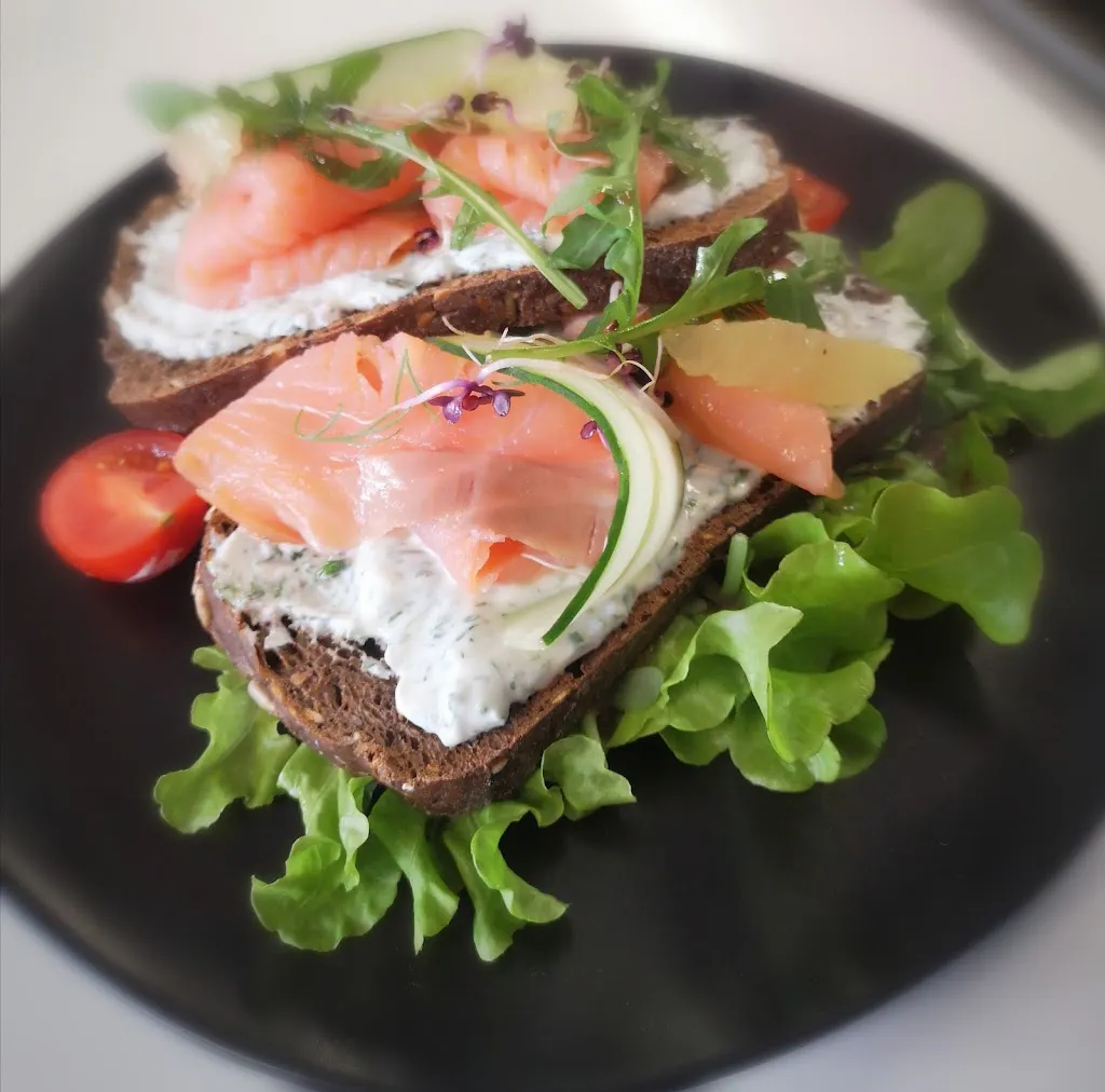 Les Robinsons du Lac - Le restaurant_Ardres_slider_image_2