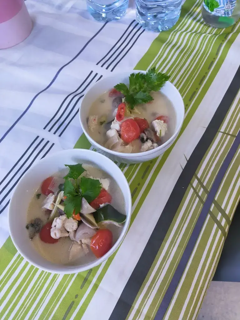 Olivier Kozlevcar_Cooking Workshop Thai_Ardres_review