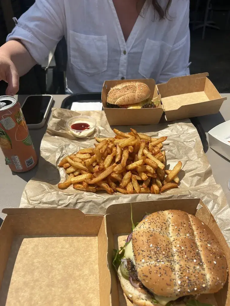 Burger man restaurant in Ardres