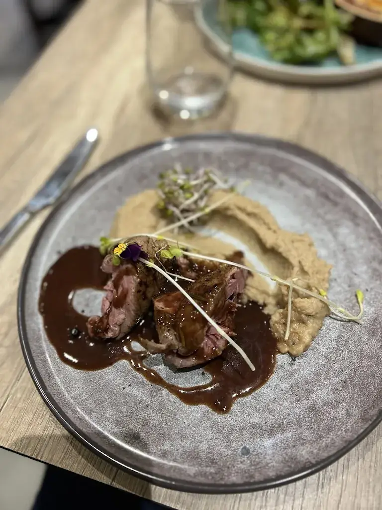 Oliver Vasseur_Le Corty_Albertville_review