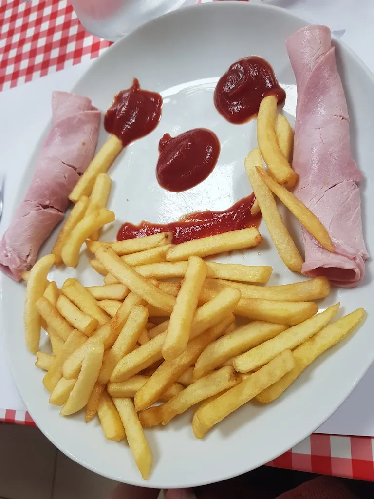 Anne D_La Fringale_Aubigny-en-Artois_review