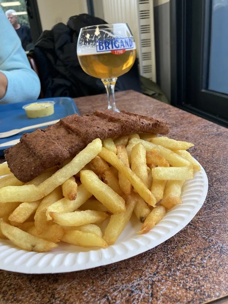 Café Le Rallye Fleuri restaurant in Savy-Berlette