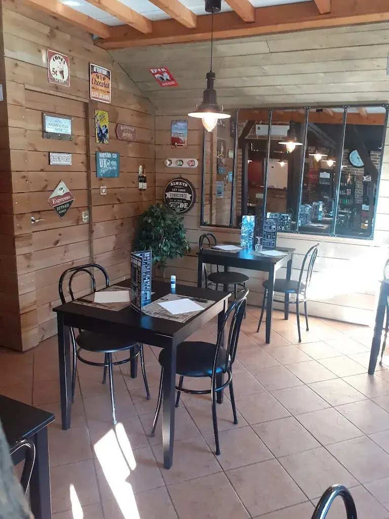 AU GRAND AIR restaurant in Wamin