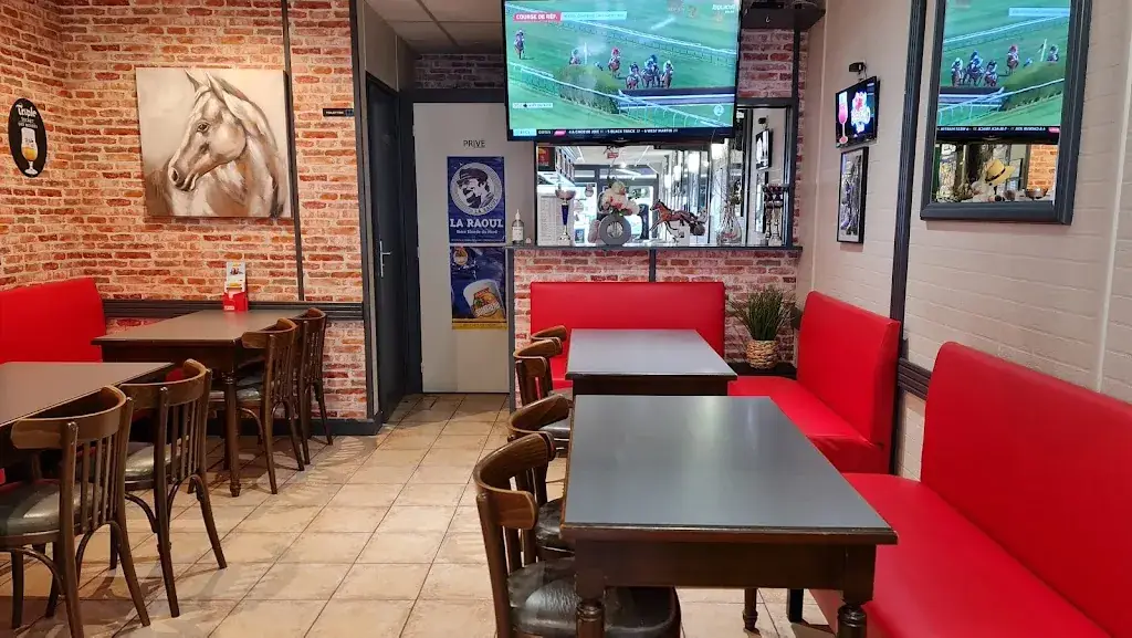 Café PMU Au Beffroi restaurant in Hesdin-la-Forêt