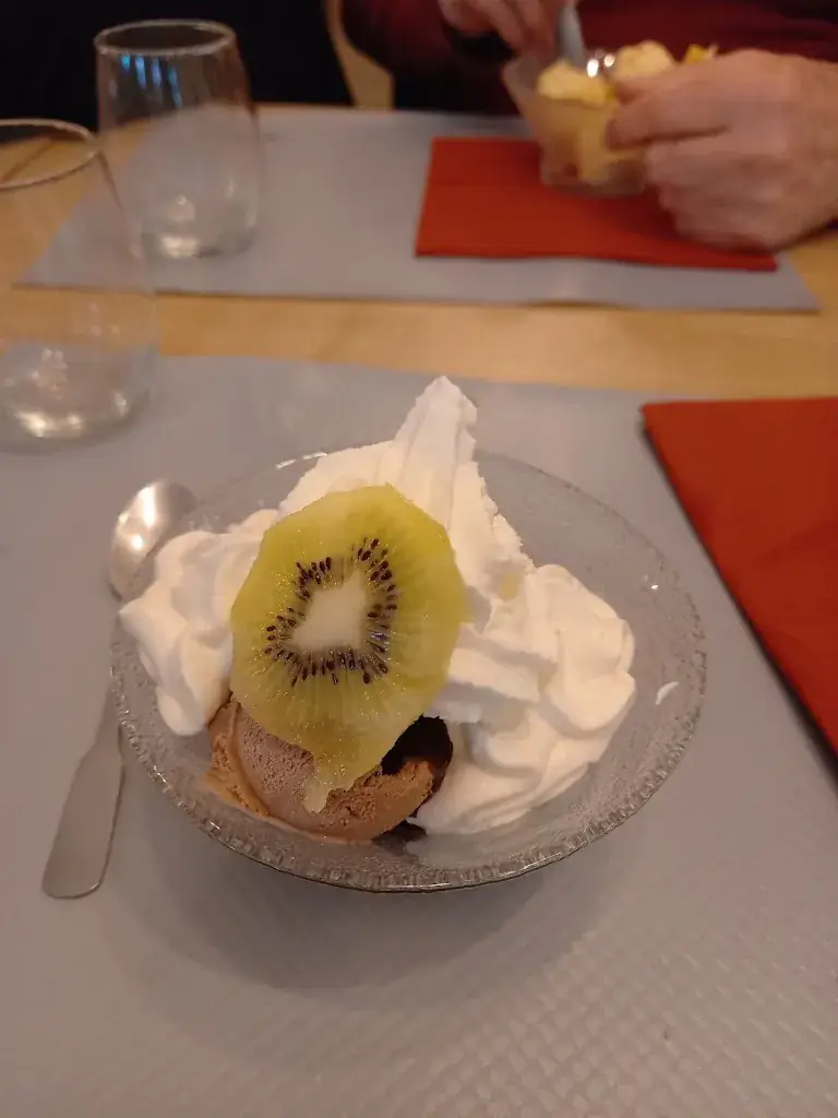 Mélanie Pascual_Le Pavé Avesnois_Avesnes-le-Comte_review