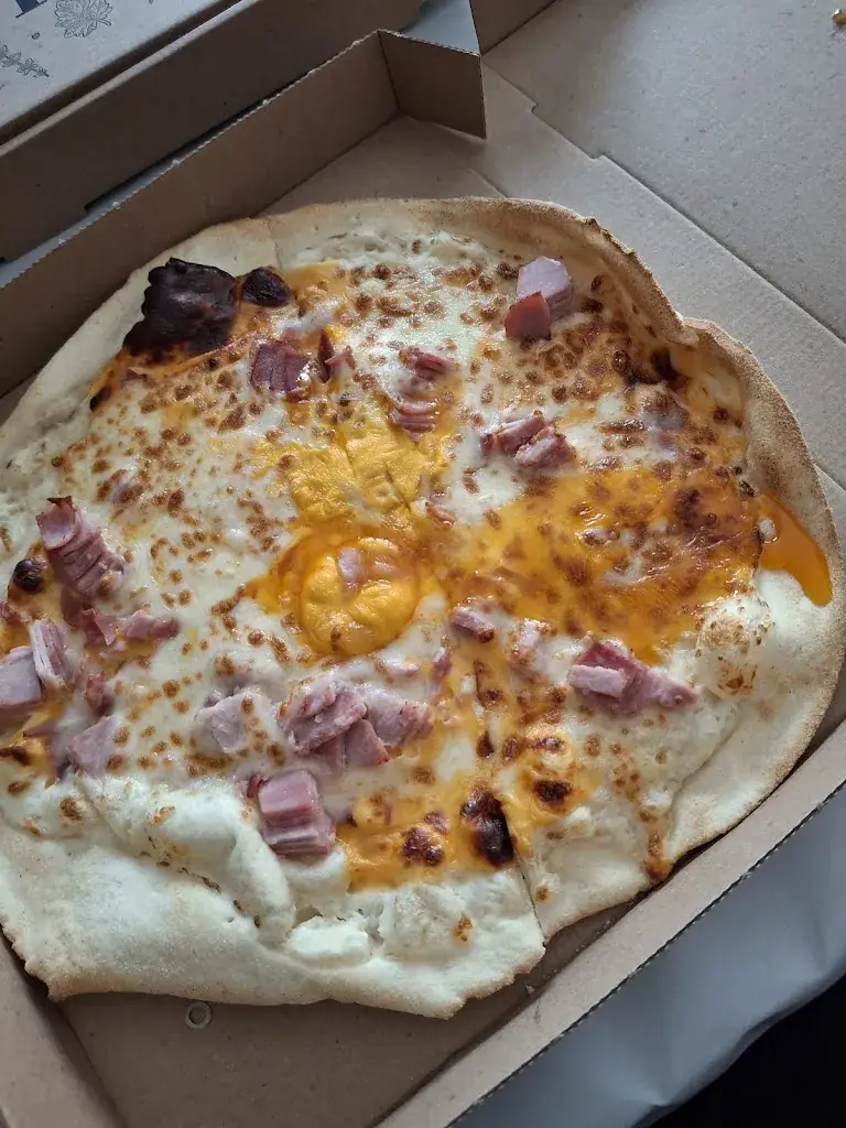 Matthieu Thery_LA MARINELLA_Avesnes-le-Comte_review