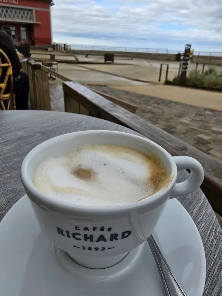 Claire J._AUX VENTS ET MAREES_Ault_reseña