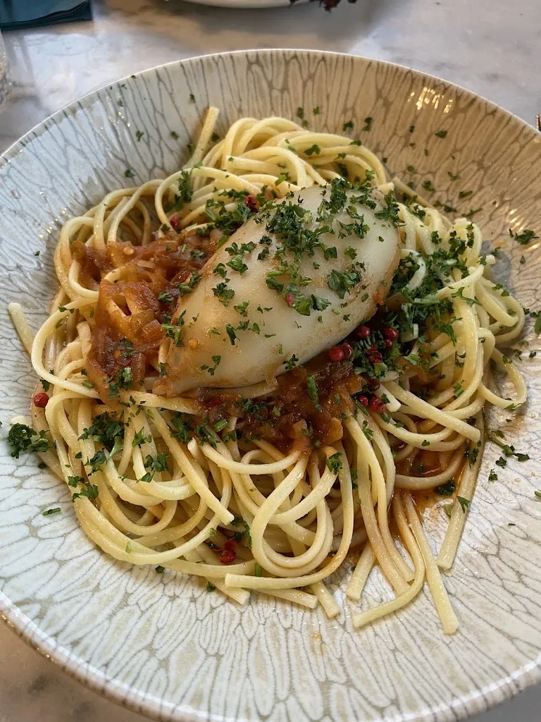 Thea Petricau_Chez Virgile_Ault_review