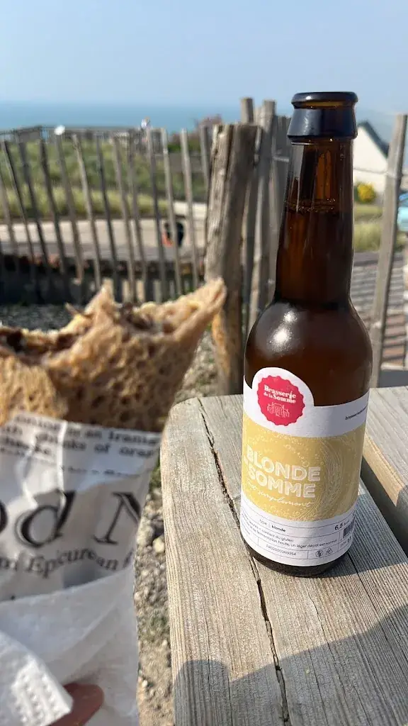 Le bar brise restaurant in Ault