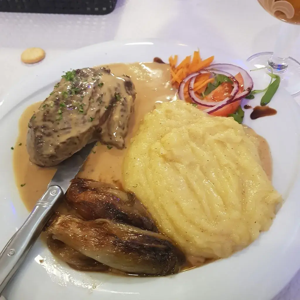 Laurence Brouillard_La Guinguette_Armentières_review