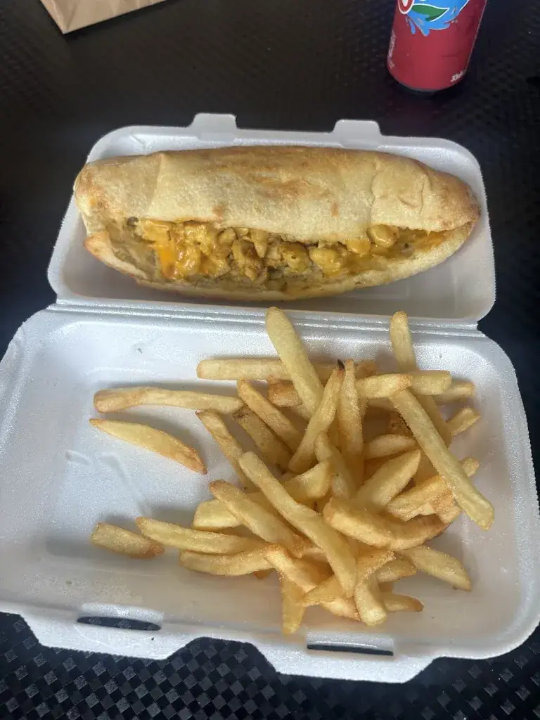 Dim - Elo Pizza restaurant in Avesnes-les-Aubert