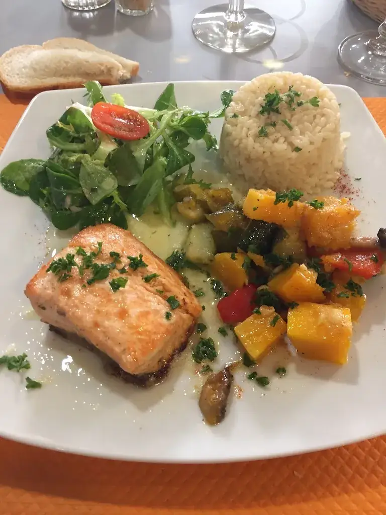 Claudia POUPIN_La Taverne_Solesmes_review