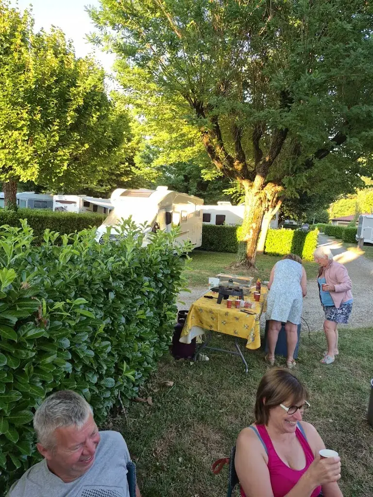 Sabine Grat_Couscous Party_Chatte_review