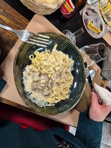 Corinne Deloffre_chez lea_Burbure_review