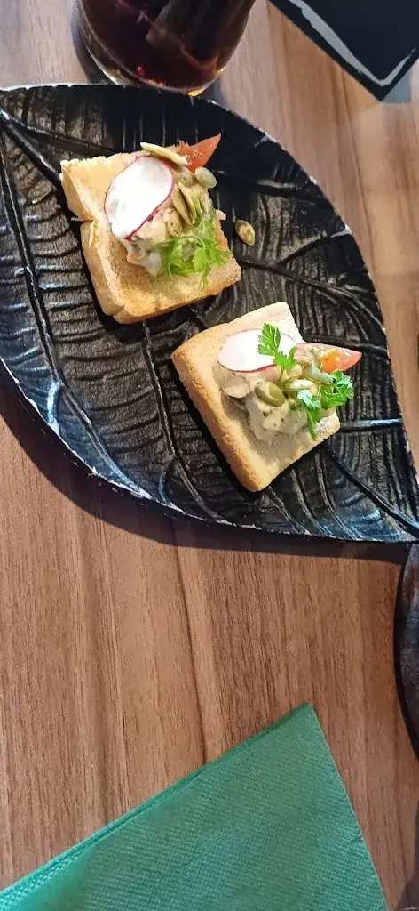 Delphine Cadart_L Escale Restaurant_Marles-les-Mines_review