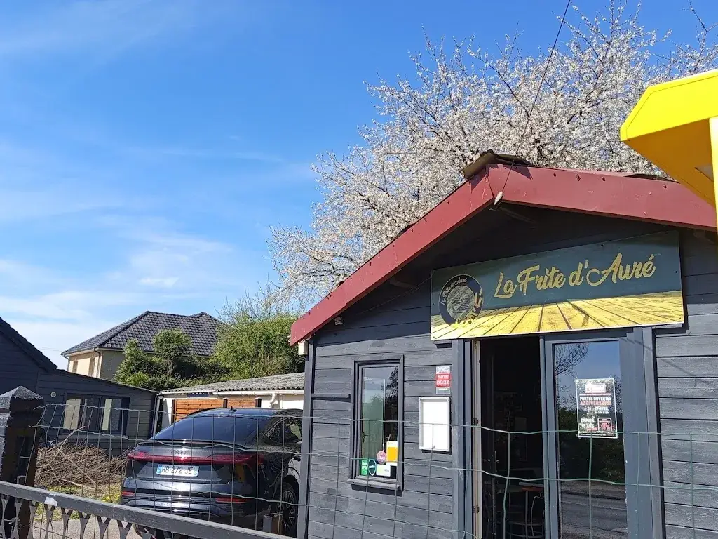 Dahomay sixdeux_La Guillotine French fries_Cauchy-à-la-Tour_review