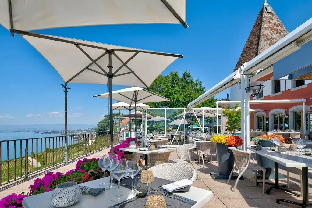 Tout un Monde restaurant in Grandvaux