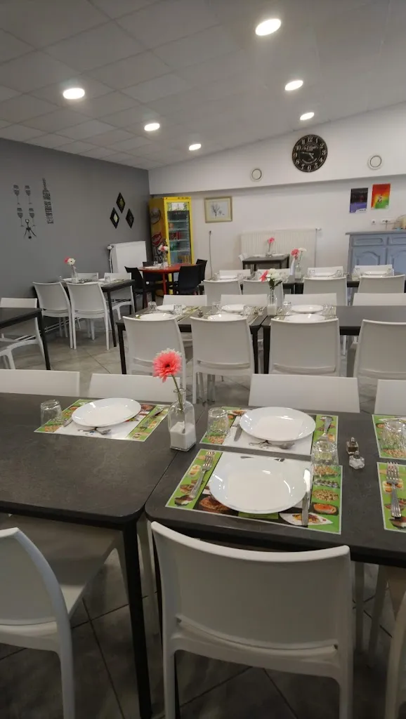 Restaurant solidaire El Fouad_Avion_slider_image_1