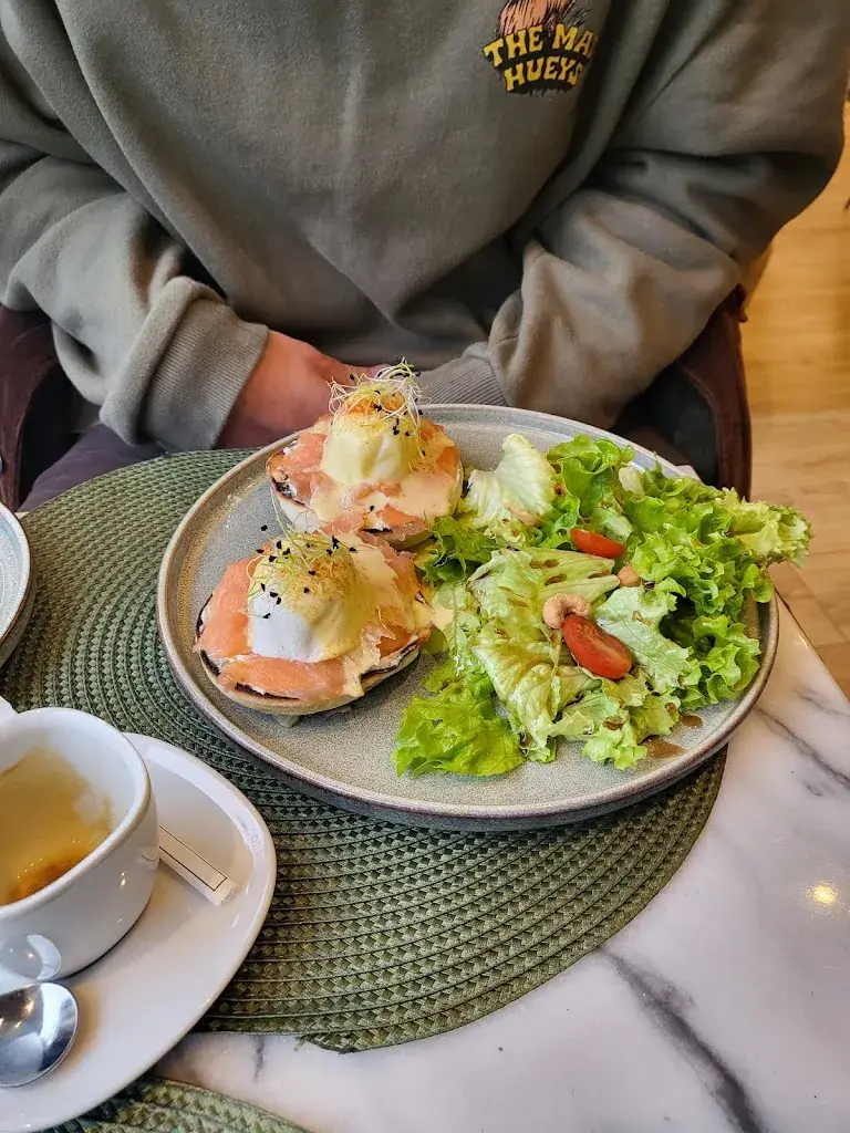 Lily D_Otto_Cluses_review