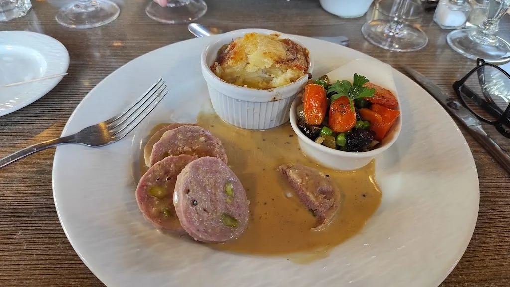 Raimond Dumoulin_La Tablée Médiévale restaurant 69 Civrieux_Civrieux-d'Azergues_review