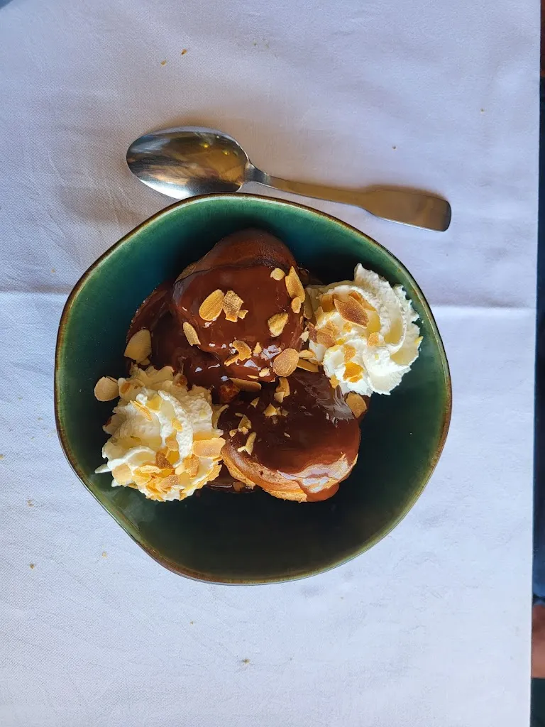 Naoual boujedaini_La Tablée Médiévale restaurant 69 Civrieux_Civrieux-d'Azergues_review