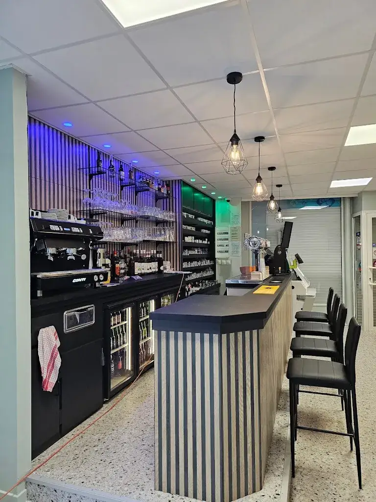 LE FIVE restaurant à Barlin