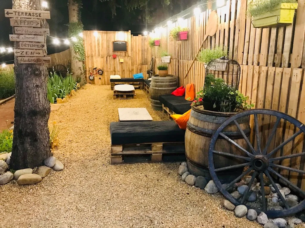 Le Semonet Restaurant in Civrieux-d'Azergues