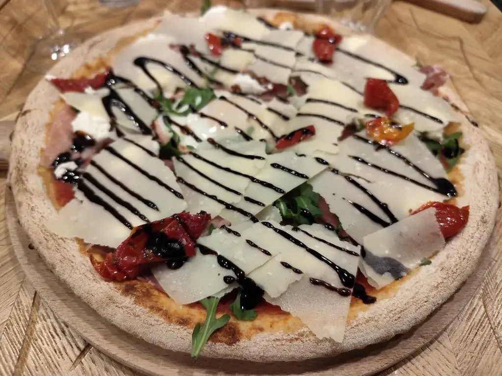 Menü_Jordan Tomas - Pizza Mamamia Civrieux d'Azergues_Civrieux-d'Azergues_Bild_2