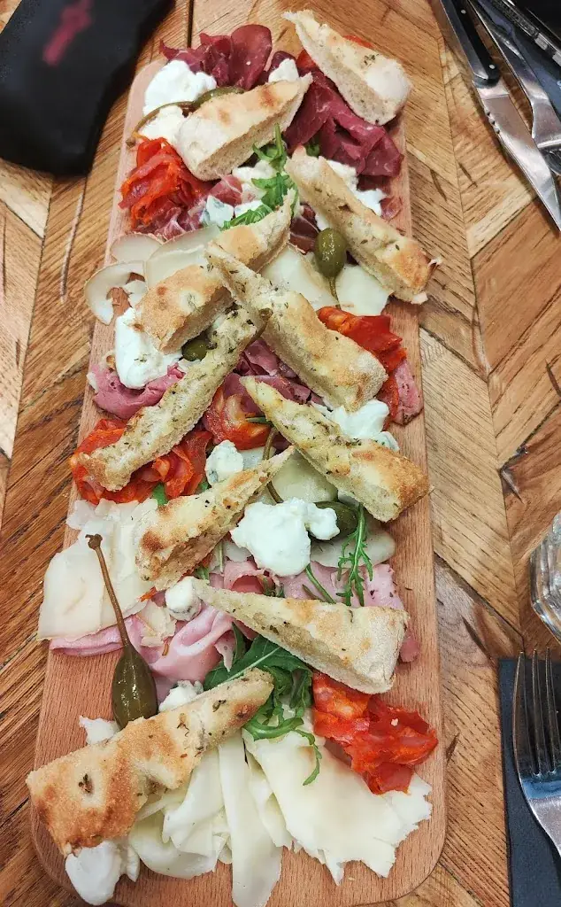 Menü_Jordan Tomas - Pizza Mamamia Civrieux d'Azergues_Civrieux-d'Azergues_Bild_3