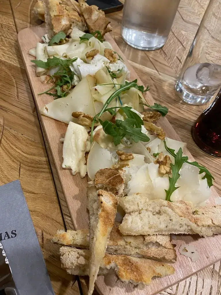 Menü_Jordan Tomas - Pizza Mamamia Civrieux d'Azergues_Civrieux-d'Azergues_Bild_4