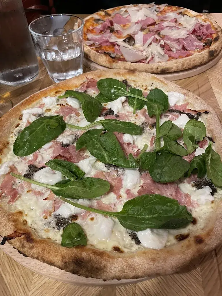 Menü_Jordan Tomas - Pizza Mamamia Civrieux d'Azergues_Civrieux-d'Azergues_Bild_7