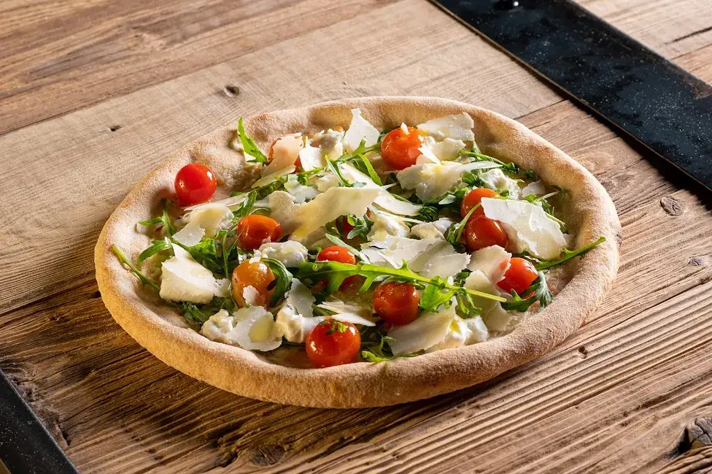 Jordan Tomas - Pizza Mamamia Civrieux d'Azergues_Civrieux-d'Azergues_slider_image_2