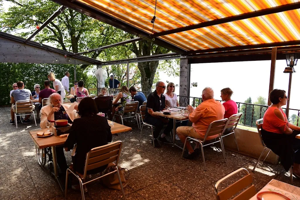 La Tour de Gourze restaurant in Riex