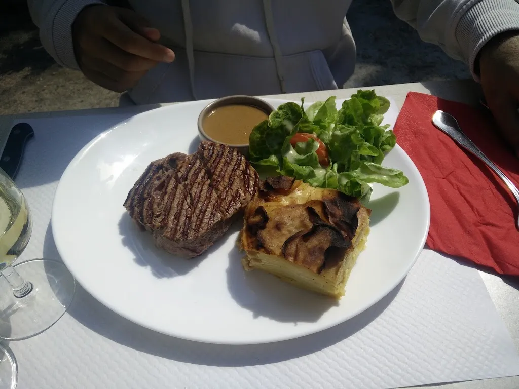 Clément Georgel_Le Trianon_Beauchamp_review