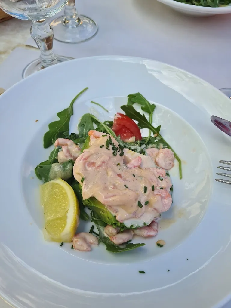 mama lol_Le Trianon_Beauchamp_review