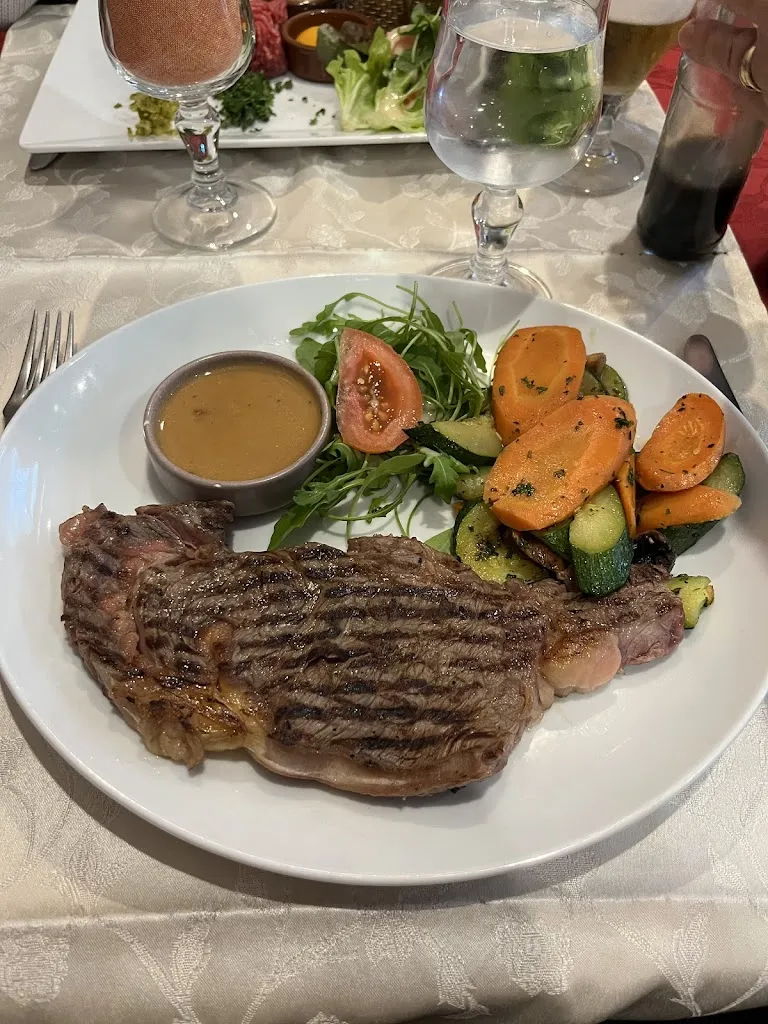 Le Trianon_Beauchamp_slider_image_3