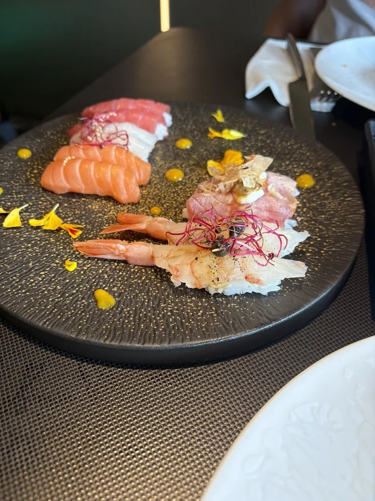 Lea LEHUJEUR_La Pergola SUSHI_Beauchamp_review