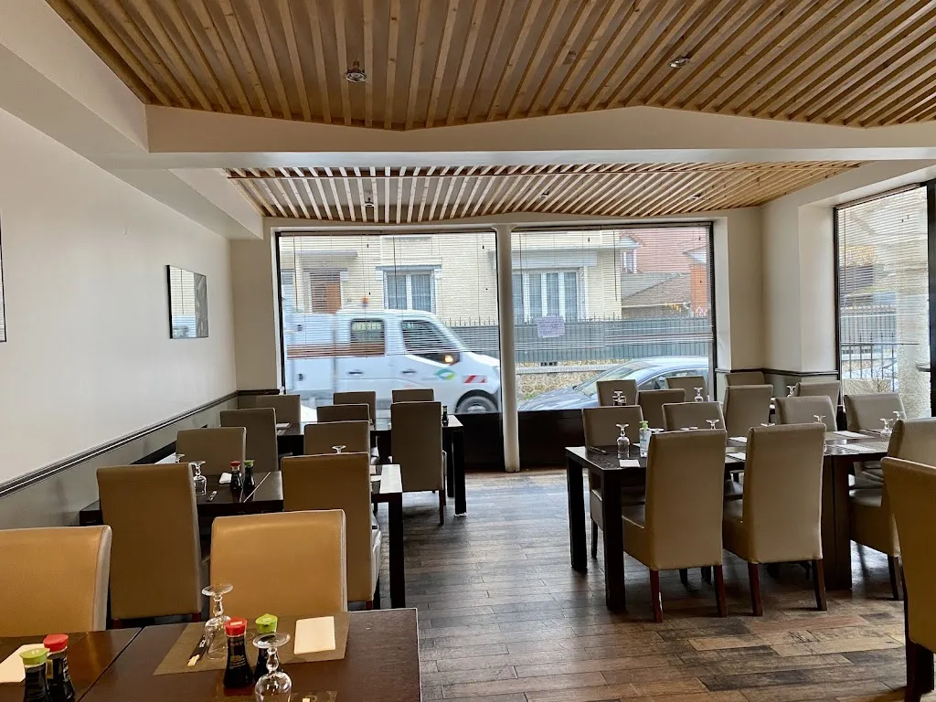 La Pergola SUSHI restaurant in Beauchamp