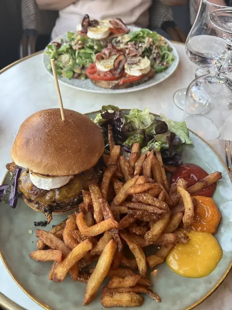 Paloma Fernandez_Le Globe-Trotteur Cuisine_Beauchamp_review