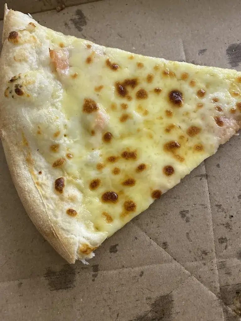 Hicham Yousfi_Pizza Service_Beauchamp_review