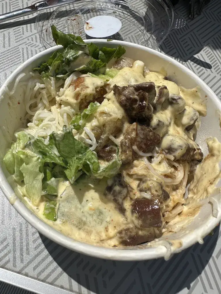 Laura England-Kerr_SANJI - Restaurant Thai et Sushi_Beauchamp_review