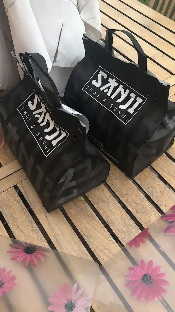 Clément Georgel_SANJI - Restaurant Thai et Sushi_Beauchamp_review