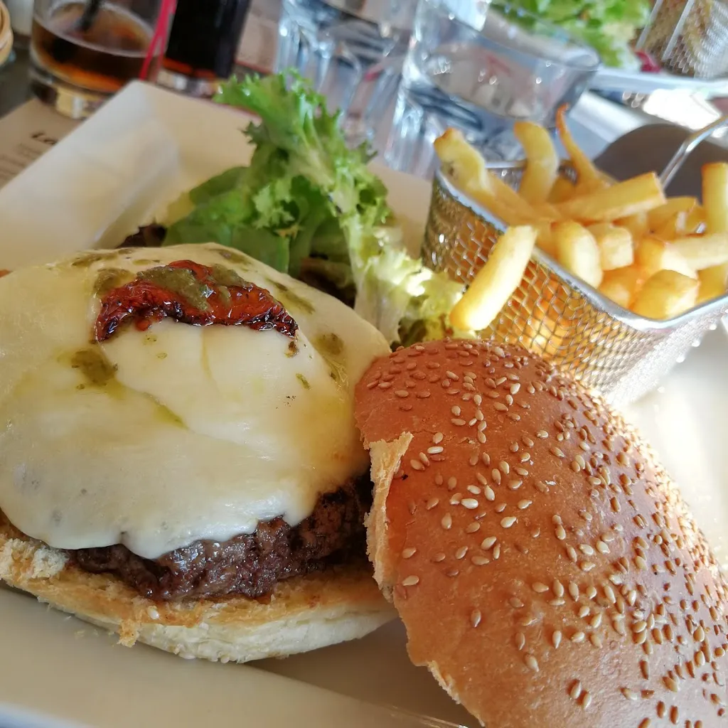 Caspar Neervoort_Les Petites Voiles_Parcieux_recensione