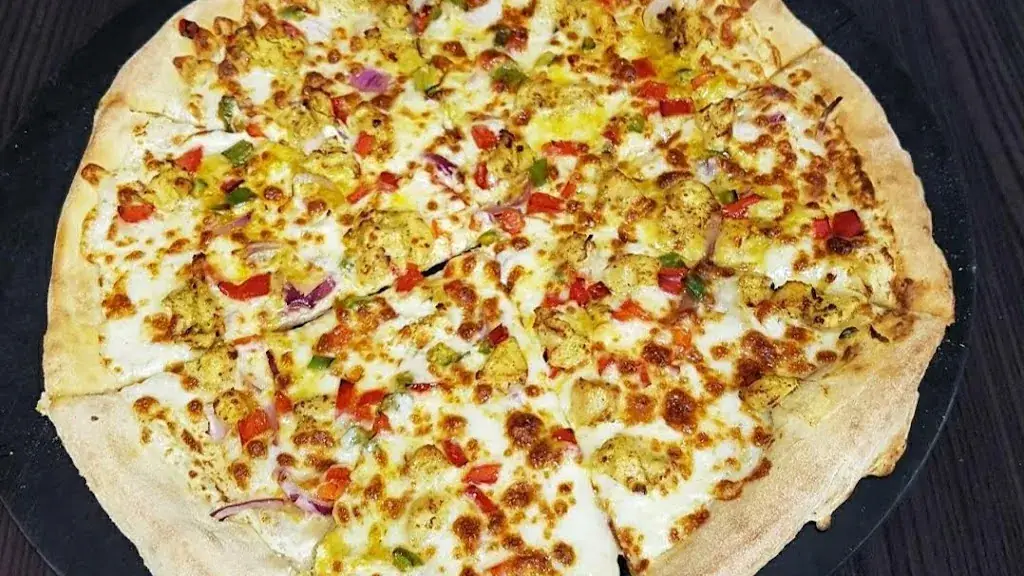 italian pizza restaurant in Beauchamp