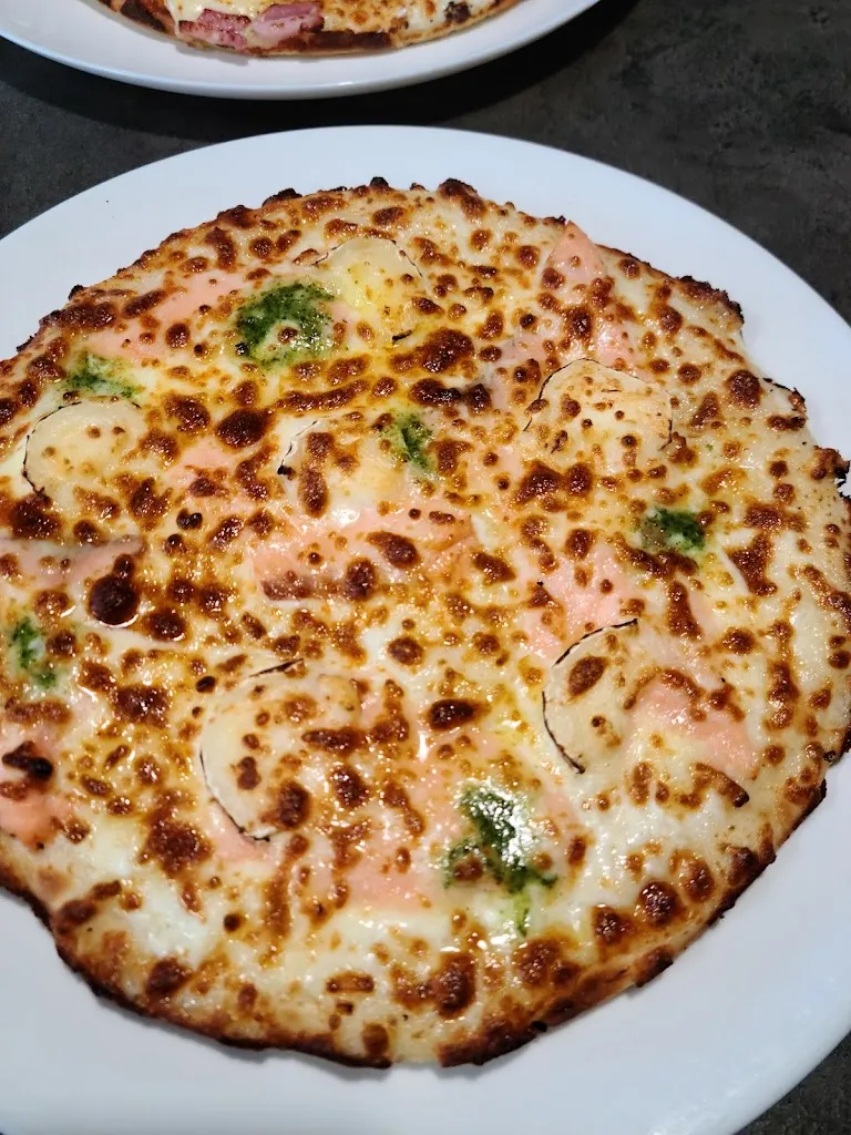 Bernie Leduc_Pizza Pub_Avesnelles_review